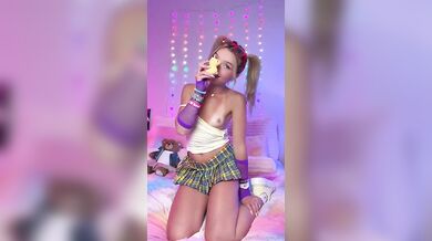 Blonde Teen Bougie_Bb Masturbates With Her Vibrator