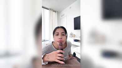 QueenNeedy Gets A Cumshot On Face After A Yoga Fuck