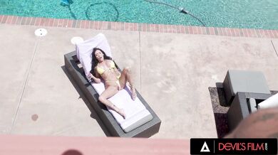 This Busty MILF Danae Mar Gets Turn On By A Remote Vibrator