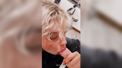 Lems7 Blowjobs Her Boyfriend's Dick While Wearing A Sling