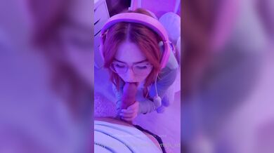 Strawberrymilk_xoxo Fucks In Her Perfect Gaming Setup