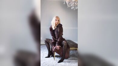 Hottie RachelCook Teases In Leopard Print Tights