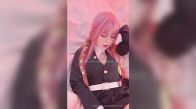Redhead Strawberrymilk_xox Gets Creampied By A BWC