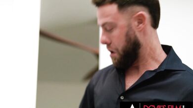 Naughty Babe Lures A Man Into Hot Sex After Fap Bust