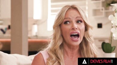 Shocked Wife Danielle Renae Catches Husband With A Beauty But All Hot Cheating Threesome