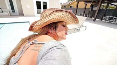 Cumshot On PAWG Ass