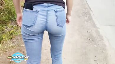 She exposed her tits to a passerby and blowjobs his cock