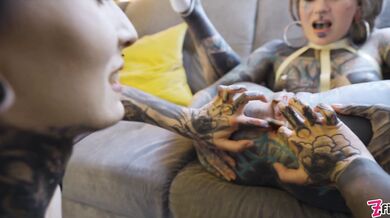 Burlesque Tattoo Beauty In Anal Fuck Porn With Strap-on