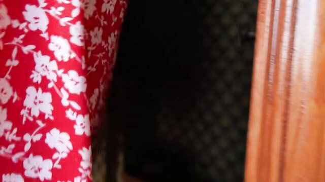 Mädchen vom Land bekommt in POV einen Creampie von einem Neuling aus der Stadt