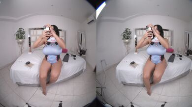 Alhana Pulido In Solo VR Porn Video