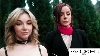 Vanna Bardot Joins The All Girl Foursome As A Sub To Eat Pussy