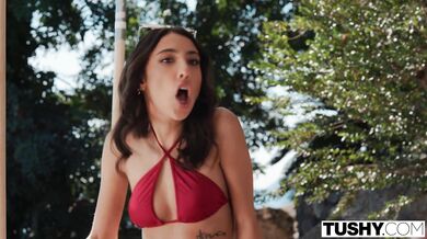 Fiery Siren Eva Generosi Gapes Her Flawless Tiny Ass During Passionate Anal