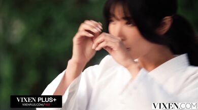Perfectly Natural Stunning Babe Emiri Momota Has Intense Multiple Orgasms