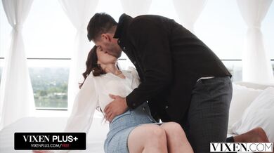 Flawless Redhead Nicole Vaunt Has The Most Intense Orgasm In Passionate Sex With Fan