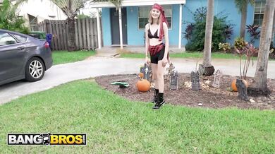 Alicia Williams Joins The Bus In Her Pirate Costume And Gets Fucked In Every Position