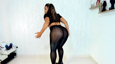 European Jadee Beauty Seduces In Ultra-Shiny Black Pantyhose