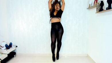 European Jadee Beauty Seduces In Ultra-Shiny Black Pantyhose
