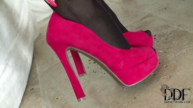 Alluring Blanche Bradburry taking off her stockings to tease her feet
