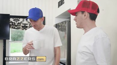 Louise Lee Rewards The Housepainters She Hired With A Paint Her Face With Cum