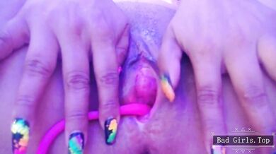Big booty babe closeup fisting and anus teasing