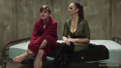 Latex mistress has guy for treatment