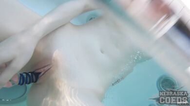 Blonde Beauty Enjoys Sensual Underwater Masturbation In Outdoor Hot Tub