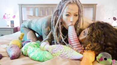 Horny Stacy Bloom Gets Butt Fucked With The Biggest Toys Anuskatzz Has