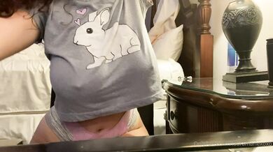 Big Tits Under My T-Shirt
