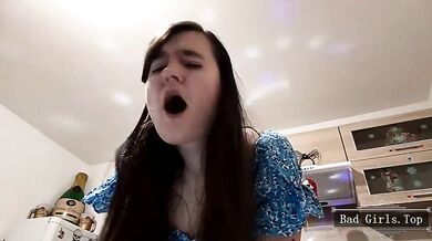 Squirting amateur with hairy pussy on webcam