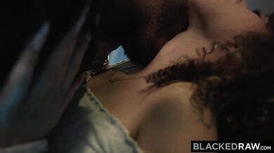 Die geile Kira Perez liebt nichts mehr als einen BBC