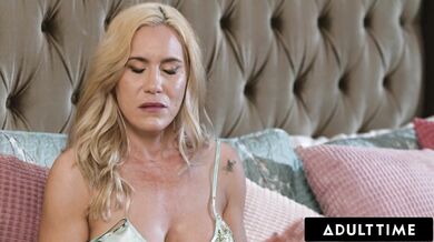 Shocked Stud Catches Hot Stepmom Aderes Quin Getting Fucked By His Best Friend