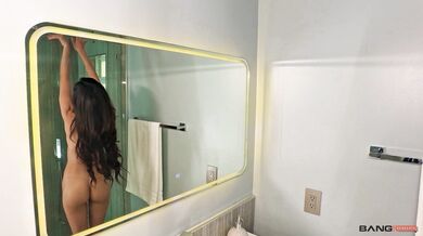 Hime Marie se come una gran polla negra como toda una profesional