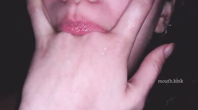Finger deepthroating makes me drool like hell
