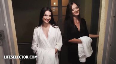 Candie Luciani And Violet Viper Borrow More Than Your Shower