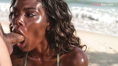 Black MILF wants to fuck outside on the beach