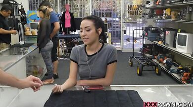 Kiley Jay v záložni ponúkne svoje telo za peniaze