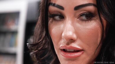 Jennifer White Gets Pounded In A Laundromat