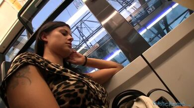 Noche follando con un aficionado de la calle