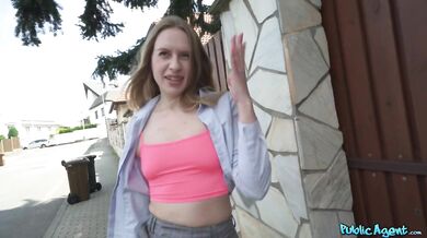 Nikki Riddle jebe Public Agenta