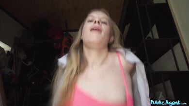 Nikki Riddle jebe Public Agenta