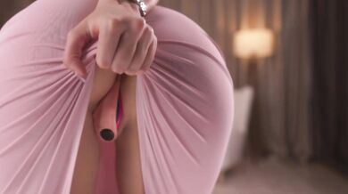 Amateur Asian Solo Teases With a Toy