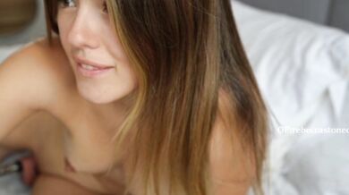 OnlyFans Mature Solo Relaxes in Bed With a New Toy