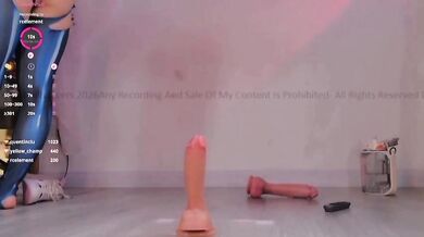Mollyflowers Gets Naughty