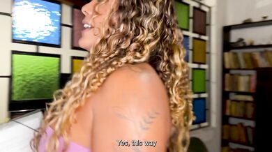 Ebony Real Estate Agent Rides A Tourist's Big Cock