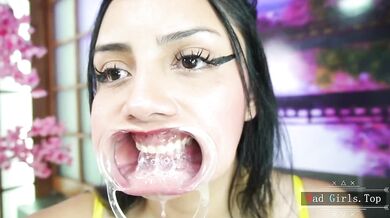A Big Booty Babe's Fetish Blowjob And Close-Up Anal Fingering