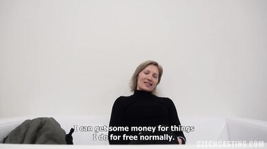 Viktorie's Anal Casting