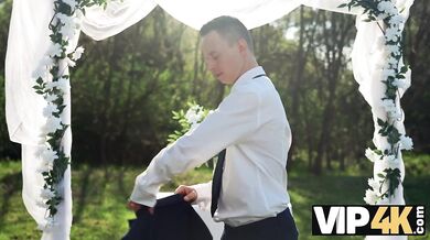 Liz Ocean Has Wild Outdoor Sex At Her Own Wedding