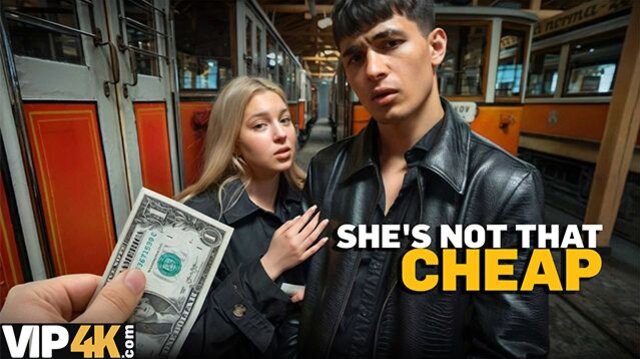 Die vollbusige Blondine Nikoletta Queen und Stanley Johnson ficken einen Fremden vor den Augen ihres Cuckolds