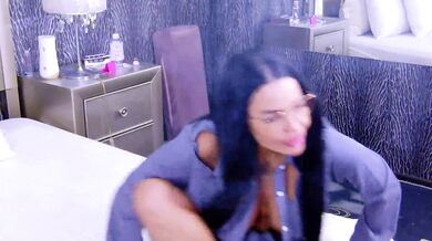 Chanelle Dy Tattooed Brunette Masturbates With Pink Vibrator