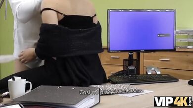 Una Fucks An Agent For Cash In The Office